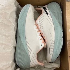 W Altra FWD Experience | size 7 | high cushion running shoe with wide toe box